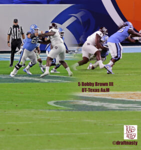 Texas A&amp;M DT Bobby Brown III making tackle