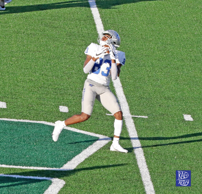 Jaylin Lane fielding a punt in 2021 at Middle Tennessee